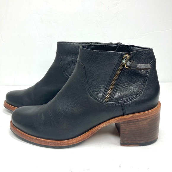 Clarks Women's Clarkdale Dawn Black Leather Boots 9m Wood Tone Soles Zip Closure - Picture 8 of 15